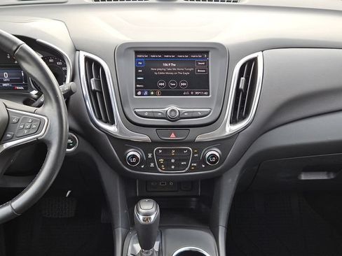 Used 2021 Chevrolet Equinox LT FWD image 18