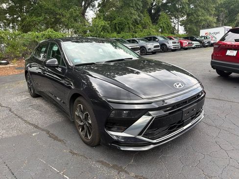 Used 2025 Hyundai Sonata SEL FWD image 3