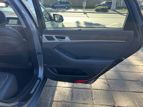 Used 2015 Hyundai Genesis 5.0 image 30