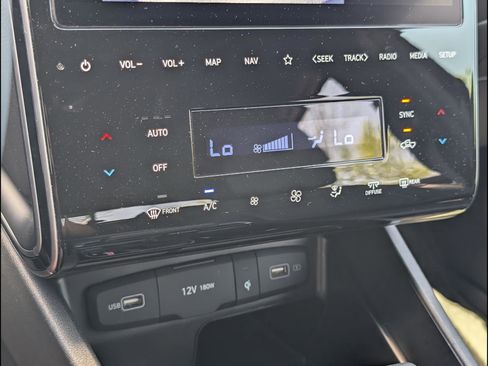 Used 2024 Hyundai Santa Cruz Night image 12