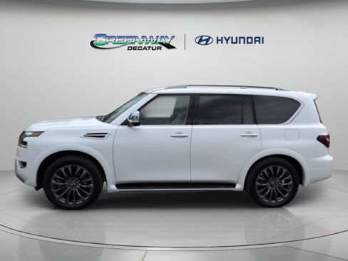 Used 2023 Nissan Armada Platinum w/ Captain's Chairs Package RWD image 5