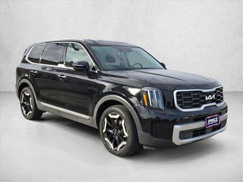 Used 2025 Kia Telluride S image 3