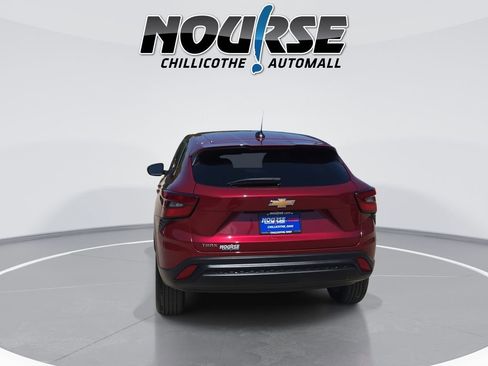 Used 2024 Chevrolet Trax LS w/ LS Convenience Package FWD image 7