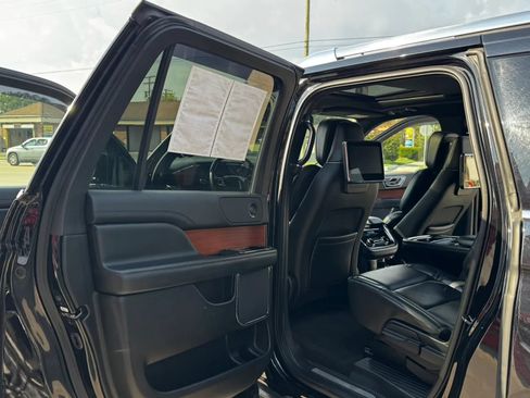 Used 2019 Lincoln Navigator L Reserve w/ Cargo Package AWD/4WD image 17