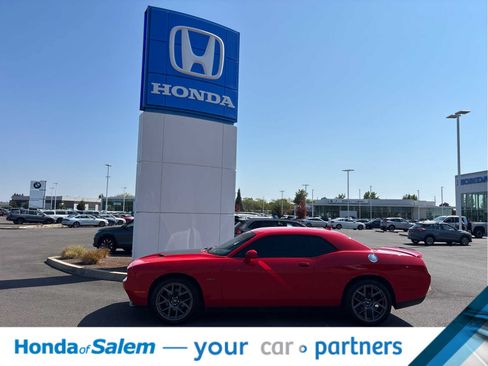 Used 2017 Dodge Challenger R/T Plus RWD image 3