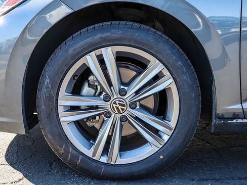 Used 2024 Volkswagen Jetta SE image 13