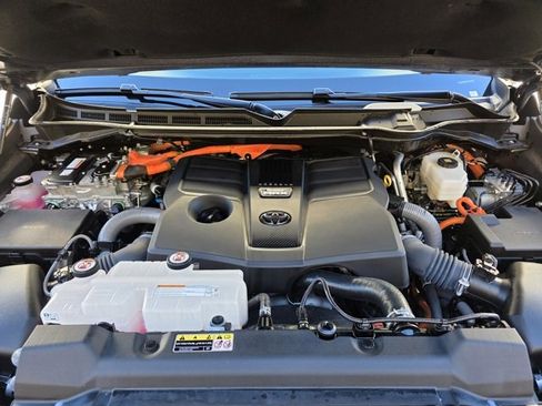 Used 2024 Toyota Sequoia Limited image 28