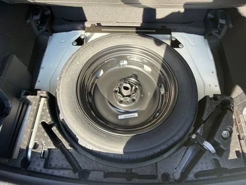 Used 2023 Volkswagen Tiguan SE R-Line AWD/4WD image 36