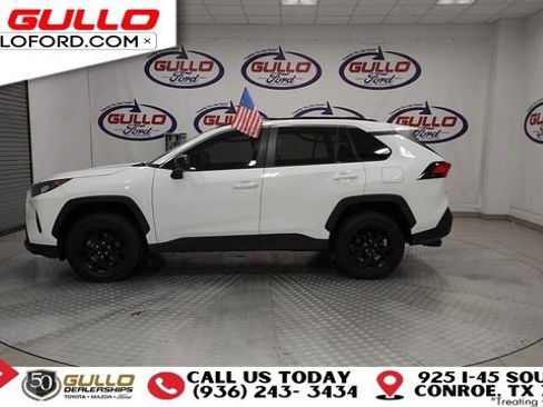 Used 2021 Toyota RAV4 LE image 5