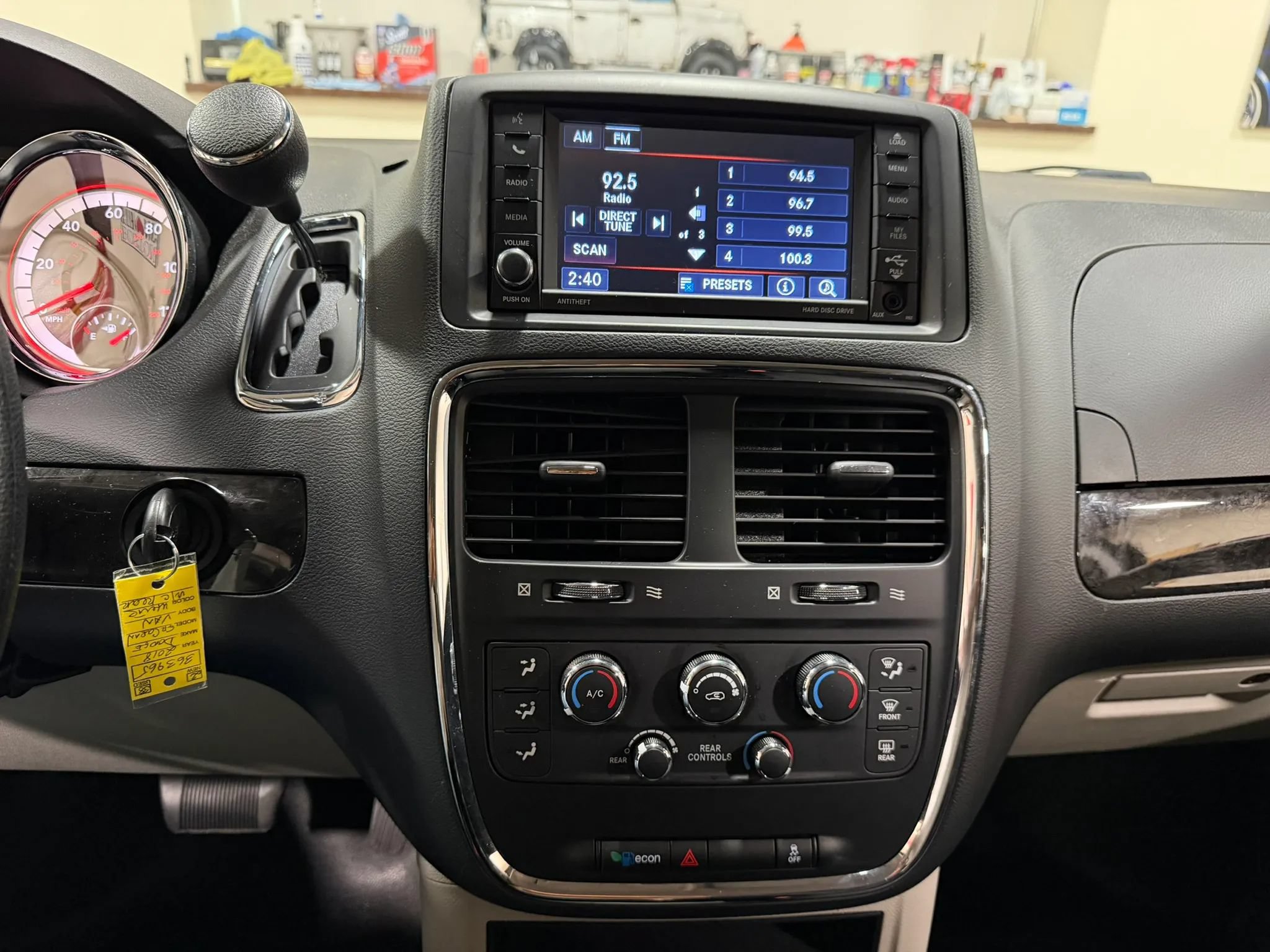 Used 2018 Dodge Grand Caravan SE FWD image 41