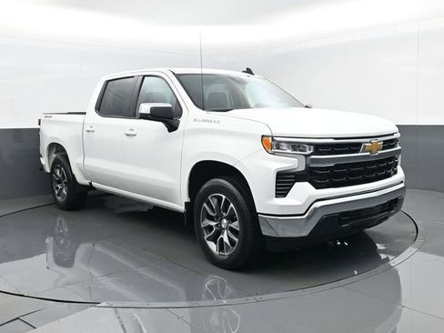 Used 2024 Chevrolet Silverado 1500 LT AWD/4WD image 3