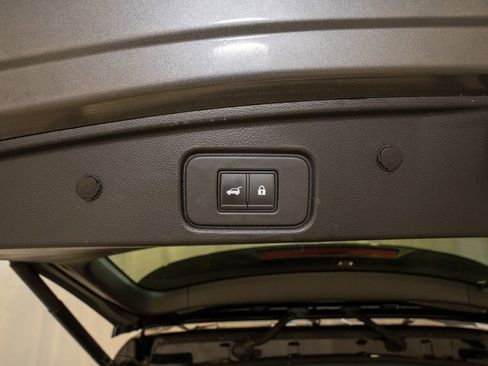 Used 2022 Nissan Pathfinder Platinum w/ Cargo Package image 7