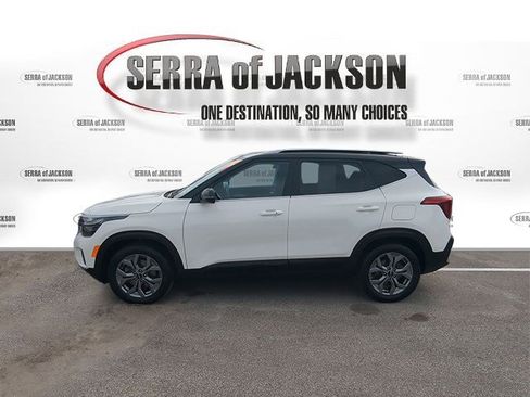 Certified 2024 Kia Seltos S image 5