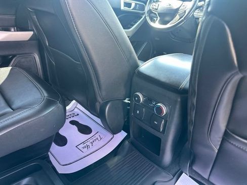 Used 2021 Ford Explorer XLT w/ Equipment Group 202A RWD image 14