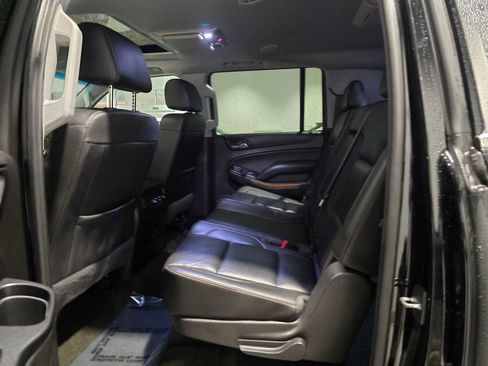 Used 2018 Chevrolet Suburban Premier image 21