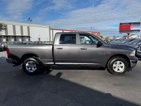 Used 2017 RAM 1500 Classic SLT AWD/4WD image 4