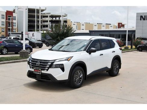 Used 2025 Nissan Rogue S FWD image 2