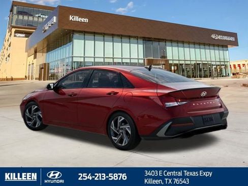 Used 2025 Hyundai Elantra SEL FWD image 6