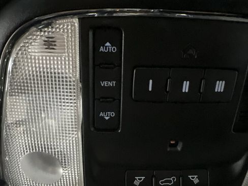 Used 2015 Dodge Durango R/T image 18