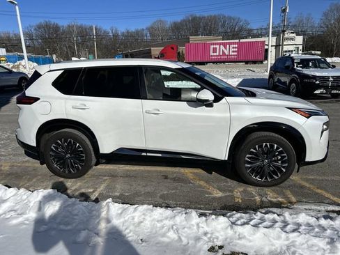 Certified 2025 Nissan Rogue Platinum w/ Tech Package AWD/4WD image 9