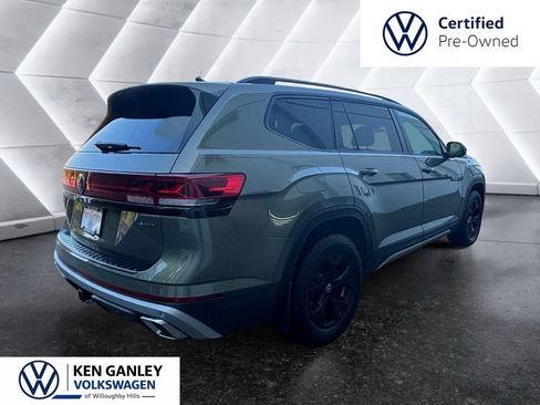Used 2024 Volkswagen Atlas Peak Edition SE AWD/4WD image 4