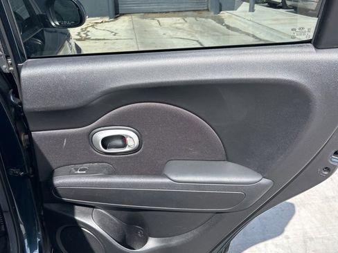 Used 2017 Kia Soul + image 11