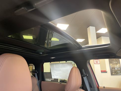 New 2025 Mitsubishi Outlander AWD image 13