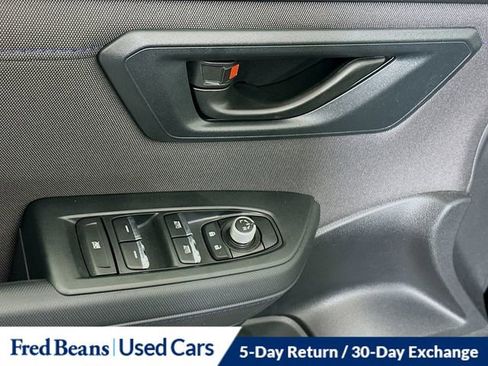 Used 2025 Subaru Forester Premium image 19