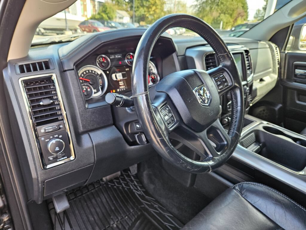 Used 2015 RAM 1500 Sport w/ Black Ram 1500 Sport Group AWD/4WD image 17