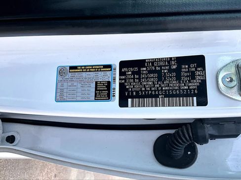 Certified 2025 Kia Telluride S FWD image 35
