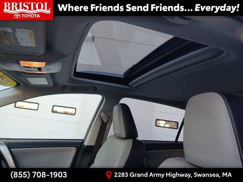 Used 2017 Toyota RAV4 Limited image 19