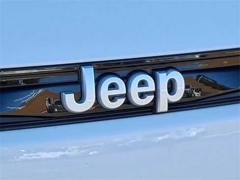 Used 2024 Jeep Grand Cherokee Summit image 30