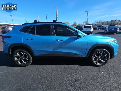 Used 2025 Chevrolet Trax LT w/ Driver Confidence Package image 4