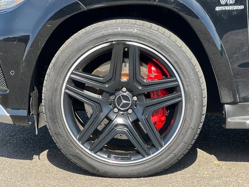 Used 2016 Mercedes-Benz GL 63 AMG 4MATIC image 26