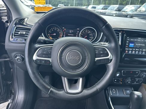 Used 2018 Jeep Compass Latitude w/ Popular Equipment Group FWD image 26