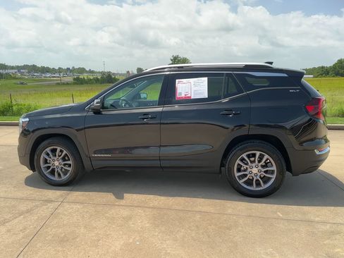 Used 2023 GMC Terrain SLT image 5