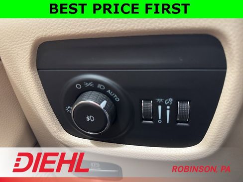 New 2025 Jeep Grand Cherokee Limited w/ Black Appearance Package image 25