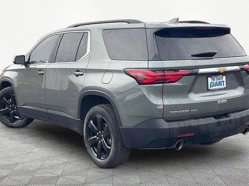 Used 2022 Chevrolet Traverse LT w/ LT Premium Package image 4