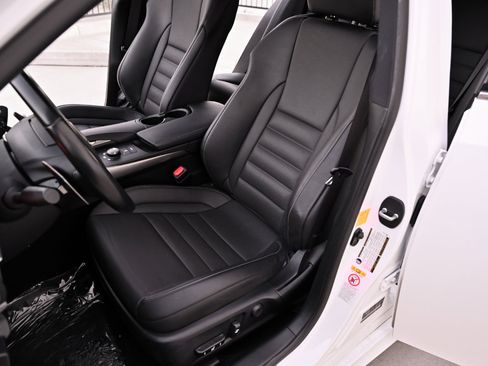 Used 2017 Lexus IS 200t IS Turbo RWD image 16