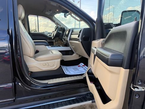 Used 2021 Ford F250 Lariat w/ Lariat Ultimate Package image 5