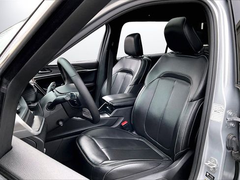 Certified 2024 Jeep Grand Cherokee L Limited w/ Luxury Tech Group II image 22