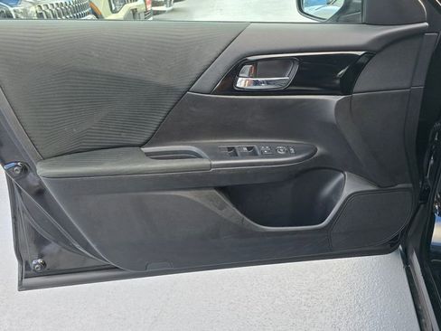 Used 2016 Honda Accord LX image 23