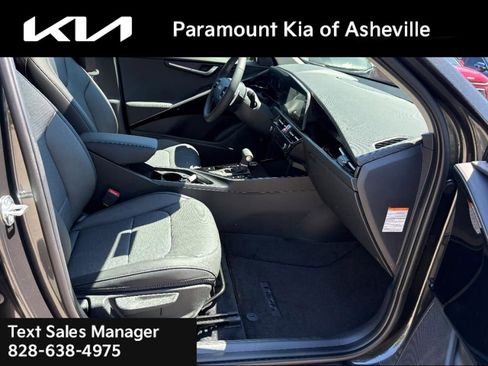 New 2025 Kia Niro SX image 20