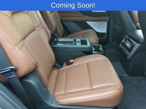 Used 2024 Lincoln Aviator Reserve w/ Equipment Group 201A AWD/4WD image 19