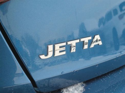 Used 2020 Volkswagen Jetta SE w/ SE Cold Weather Package image 13