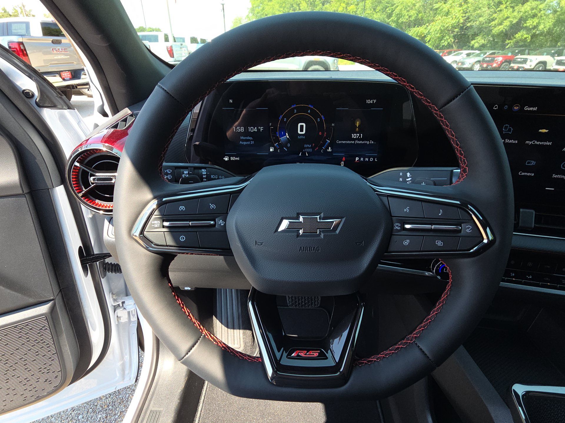 New 2027 Chevrolet Equinox RS FWD image 17