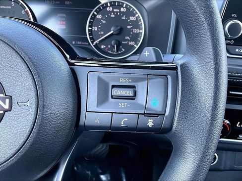 Used 2023 Nissan Rogue SV AWD/4WD image 18