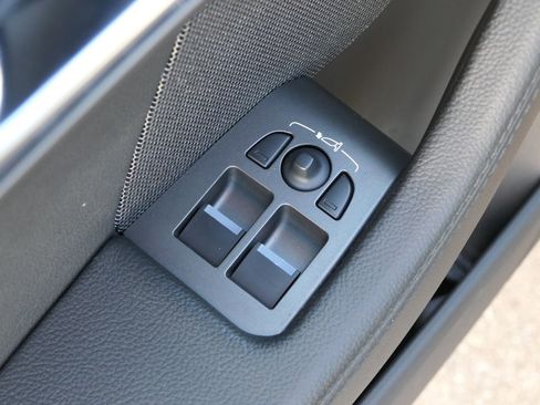 Used 2017 Jaguar F-TYPE Coupe image 16