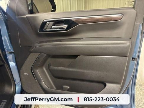 Used 2025 Chevrolet Tahoe Premier w/ Sun And Tow Package AWD/4WD image 23