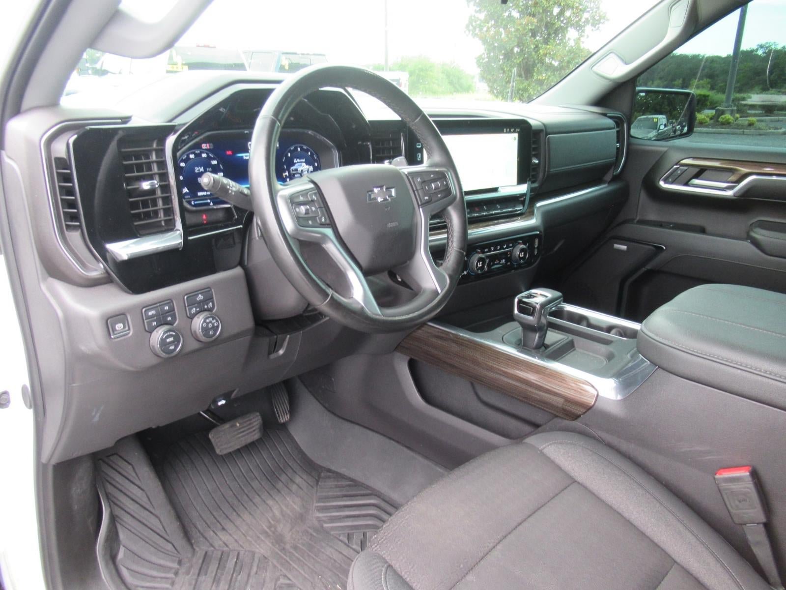 Used 2024 Chevrolet Silverado 1500 LT Trail Boss w/ Convenience Package II AWD/4WD image 19